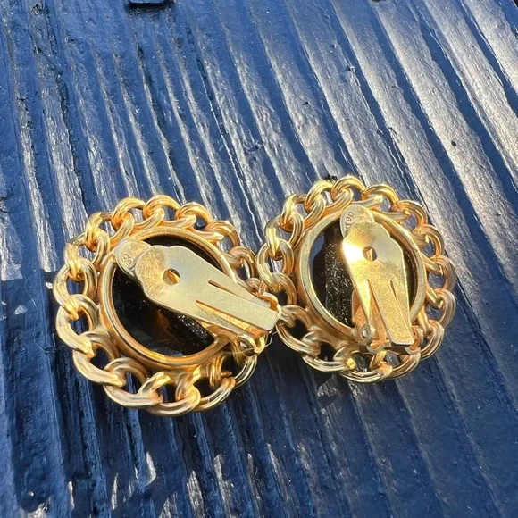 WILLIAM DELILLO Black Stone And Gold Chain Vintage Clip On Earrings RARE Wm